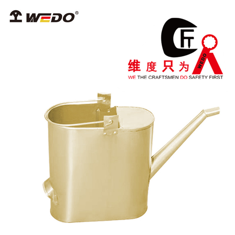 黃銅長(zhǎng)嘴油桶